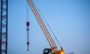Les règles de sécurité absolues pour manipuler une grue auxiliaire : le guide complet pour travailler sereinement