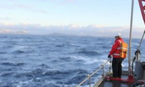 Navegando el Viento y el Clima: Límites Operacionales para Izajes Seguros