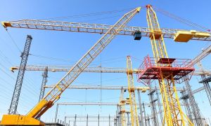Автокраны в строительстве подстанций: как они облегчают электротехнические работы