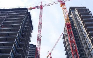 How Cranes Are Used in High-Rise Building Construction: The Giants Behind the Skyline