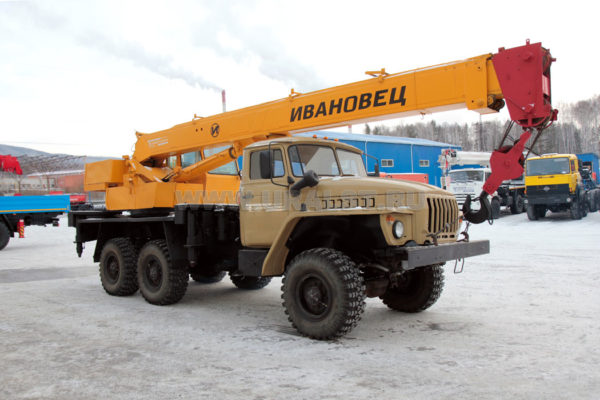 Автокран КС-3574 Ивановец (УРАЛ-5557)