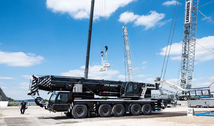 Liebherr LTM 1230-5.1